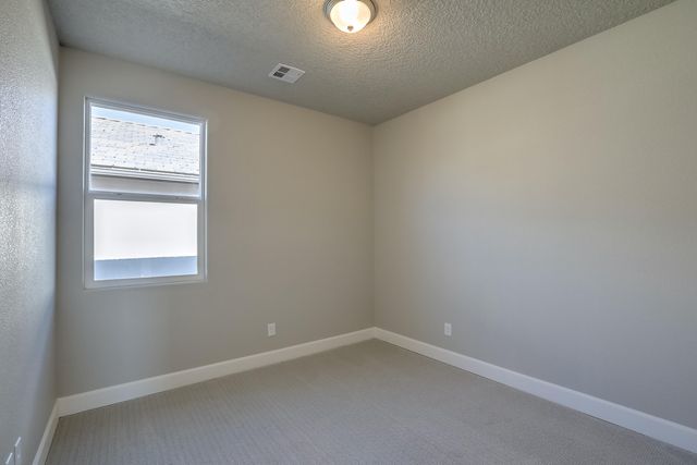 6705 SYDNEY Drive NE, Rio Rancho, NM 87144