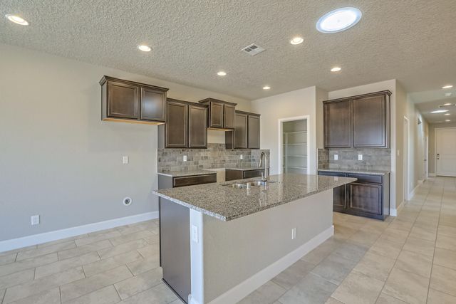 6705 SYDNEY Drive NE, Rio Rancho, NM 87144