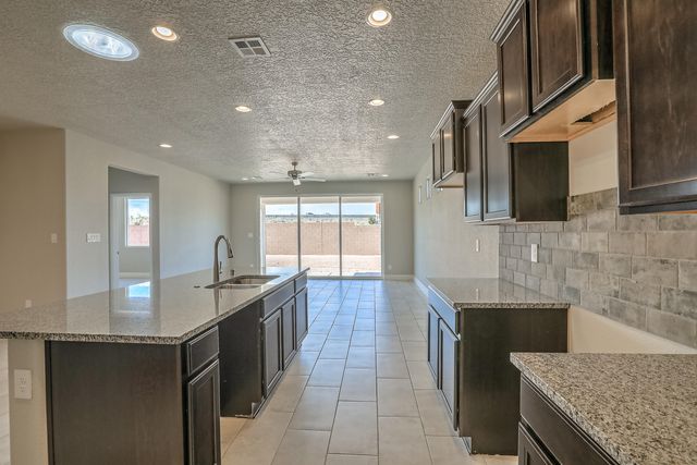 6705 SYDNEY Drive NE, Rio Rancho, NM 87144