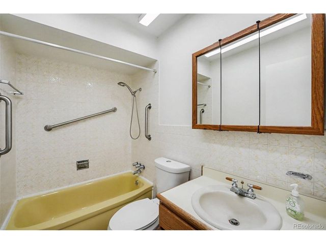 748 W Larigo Ave, Littleton, CO 80120