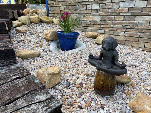 125 Ivy Meadows Drive, Weaverville, NC 28787