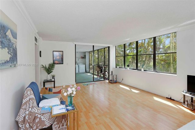 20381 NE 30th Ave 220-7, Aventura, FL 33180