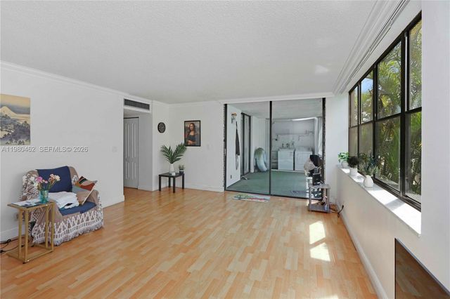 20381 NE 30th Ave 220-7, Aventura, FL 33180