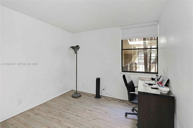 20381 NE 30th Ave 220-7, Aventura, FL 33180