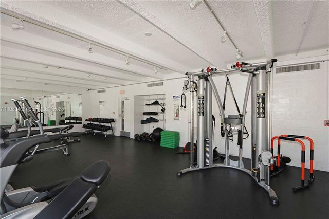 20381 NE 30th Ave 220-7, Aventura, FL 33180