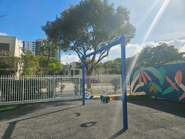 20381 NE 30th Ave 220-7, Aventura, FL 33180