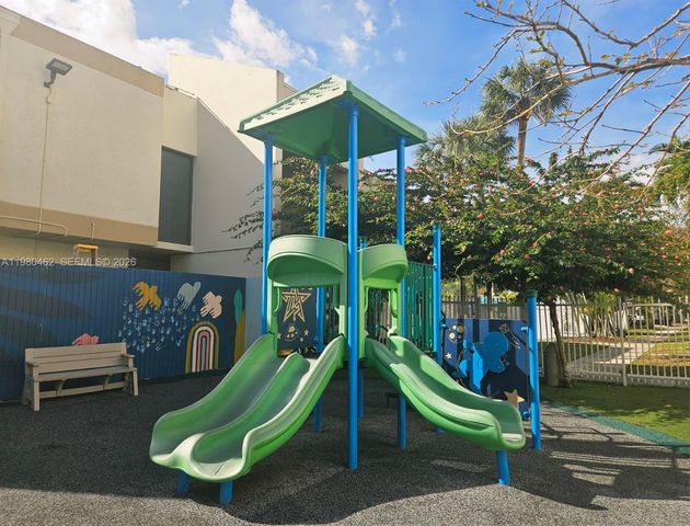 20381 NE 30th Ave 220-7, Aventura, FL 33180