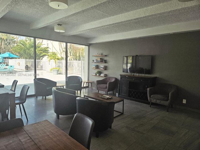 20381 NE 30th Ave 220-7, Aventura, FL 33180