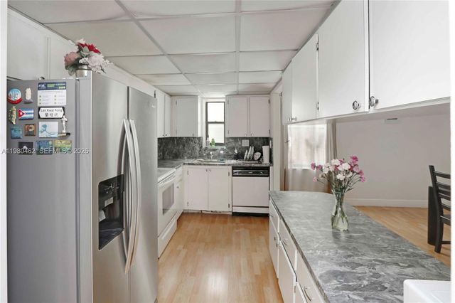 20381 NE 30th Ave 220-7, Aventura, FL 33180