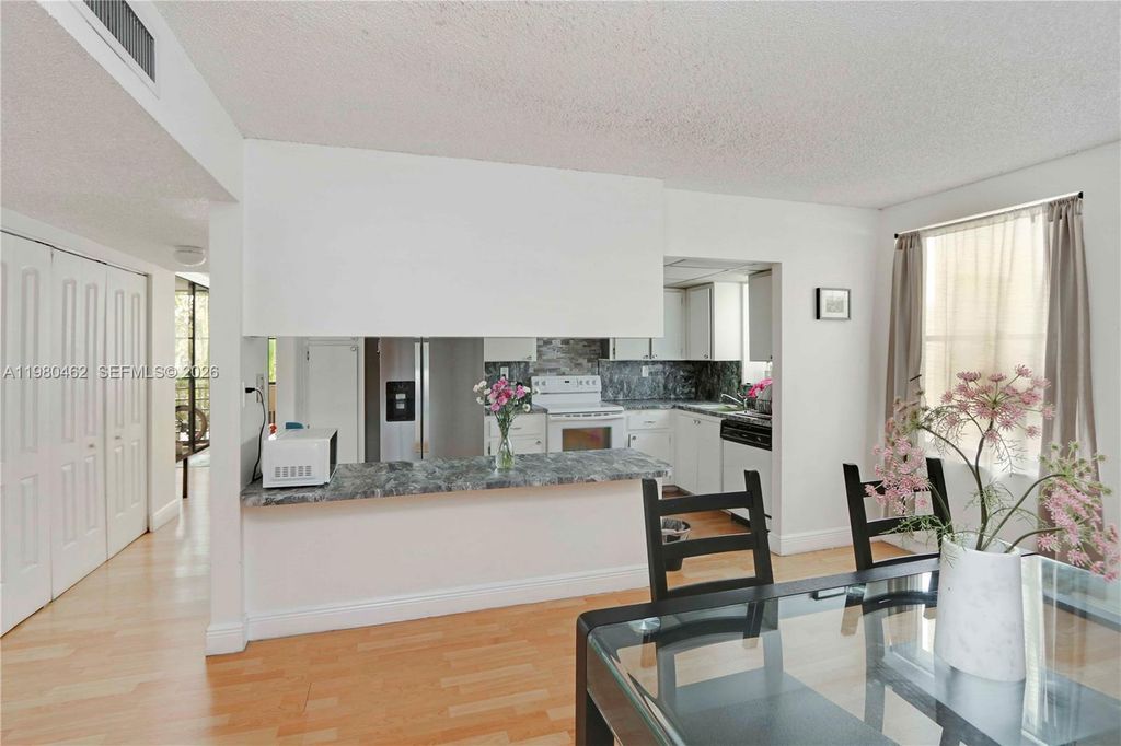 20381 NE 30th Ave 220-7, Aventura, FL 33180