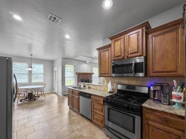 902 Lost Oak Drive, Guthrie, OK 73044
