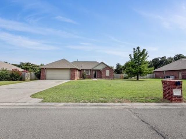 902 Lost Oak Drive, Guthrie, OK 73044