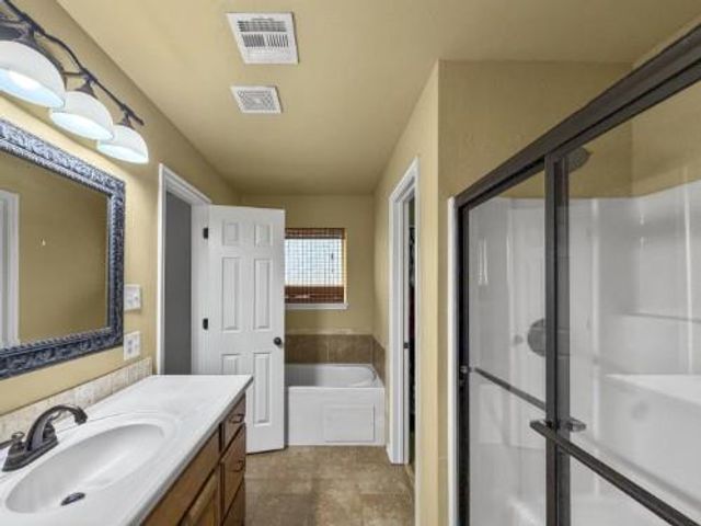 902 Lost Oak Drive, Guthrie, OK 73044