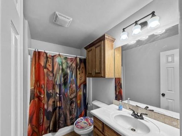 902 Lost Oak Drive, Guthrie, OK 73044