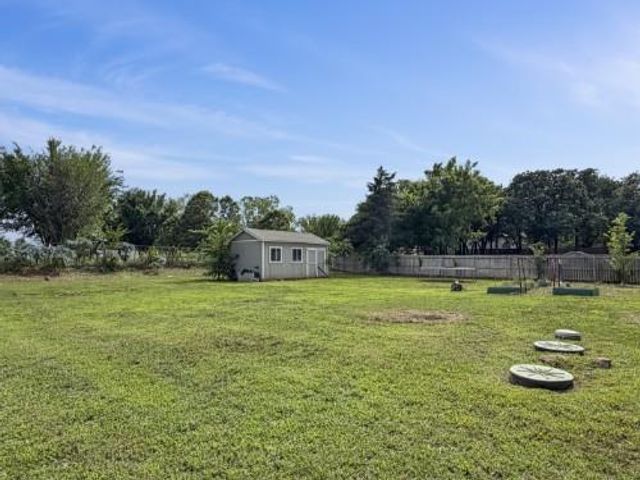 902 Lost Oak Drive, Guthrie, OK 73044