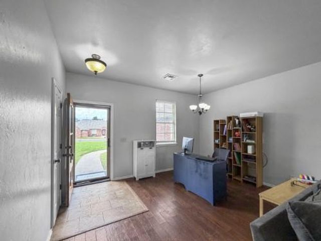 902 Lost Oak Drive, Guthrie, OK 73044