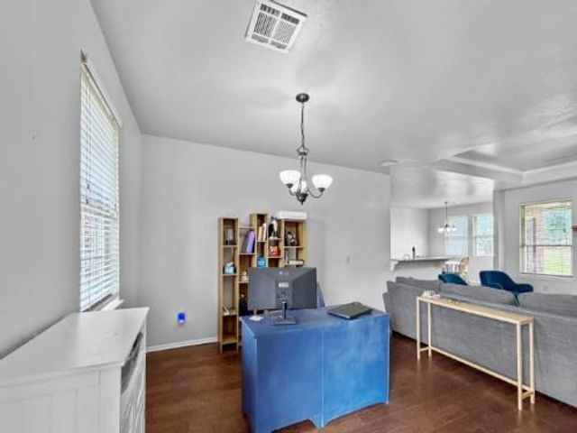 902 Lost Oak Drive, Guthrie, OK 73044