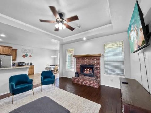 902 Lost Oak Drive, Guthrie, OK 73044