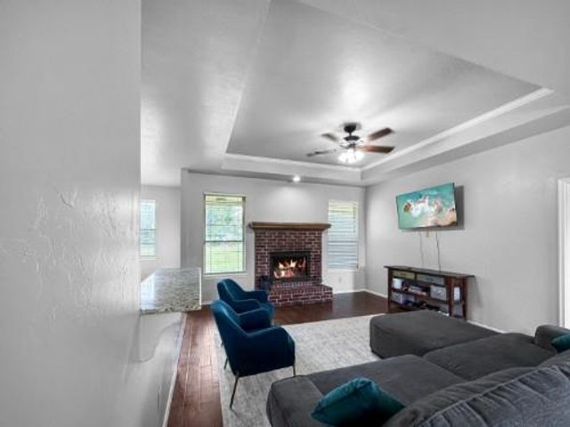 902 Lost Oak Drive, Guthrie, OK 73044