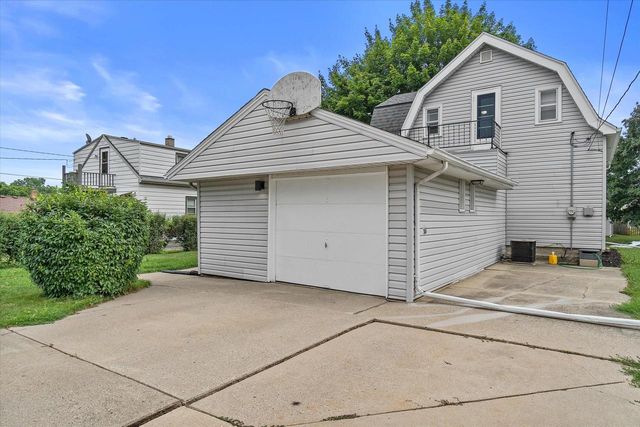 1824 Missouri AVENUE, South Milwaukee, WI 53172