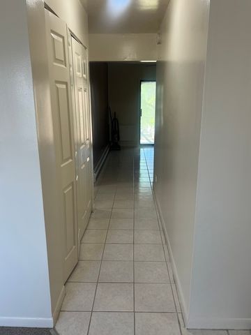 1852 S Anna Marie Drive 303, Mount Prospect, IL 60056