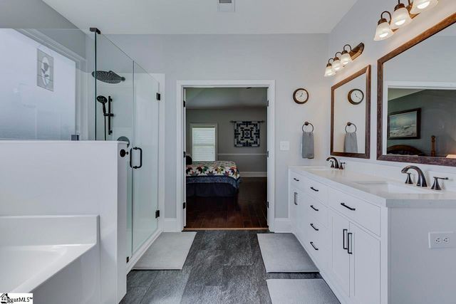 198 Harbrooke Circle, Greer, SC 29651