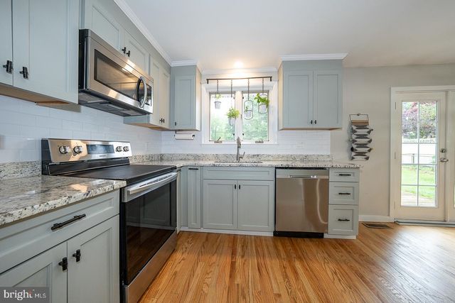 675 WALLACE DR, Wayne, PA 19087