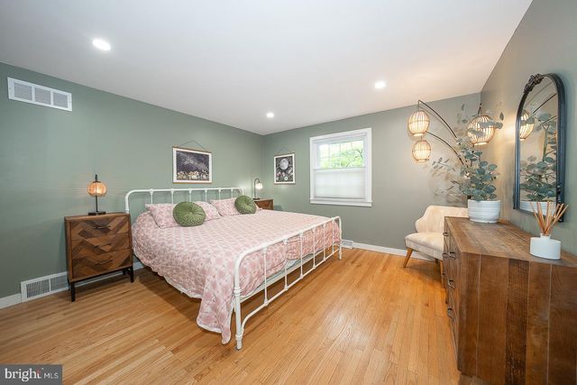 675 WALLACE DR, Wayne, PA 19087