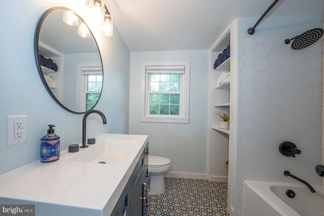 675 WALLACE DR, Wayne, PA 19087