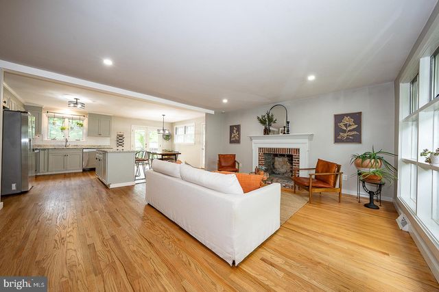 675 WALLACE DR, Wayne, PA 19087