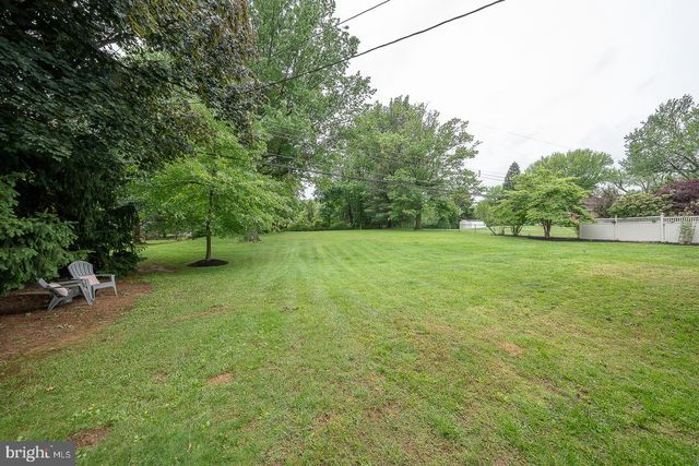 675 WALLACE DR, Wayne, PA 19087