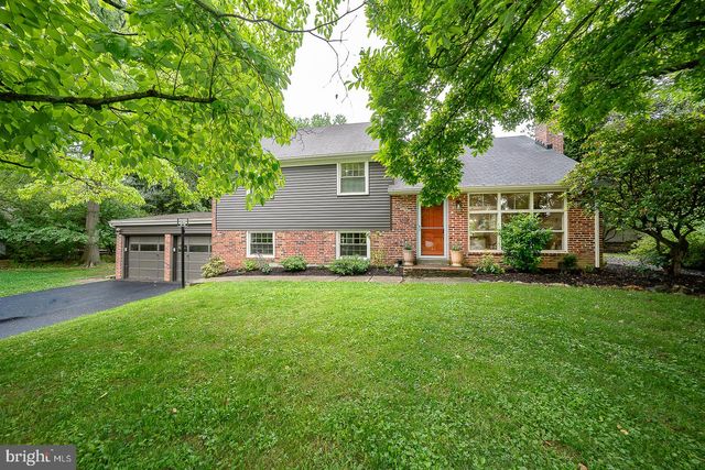675 WALLACE DR, Wayne, PA 19087
