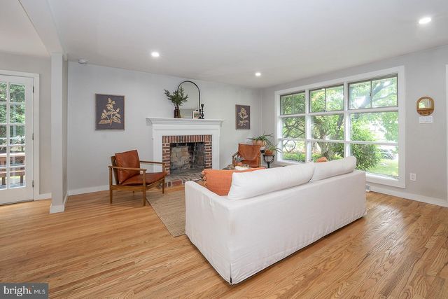675 WALLACE DR, Wayne, PA 19087