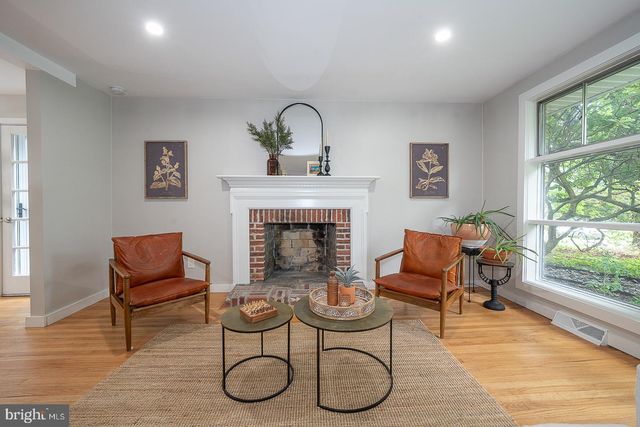 675 WALLACE DR, Wayne, PA 19087