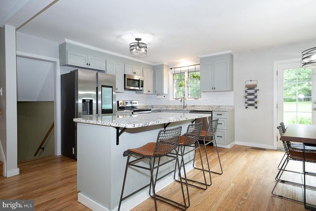 675 WALLACE DR, Wayne, PA 19087