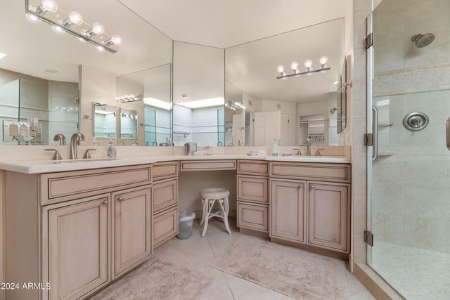 2626 E ARIZONA BILTMORE Circle 32, Phoenix, AZ 85016