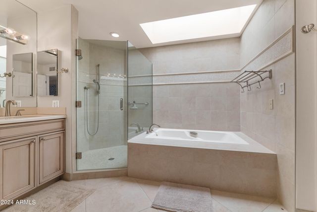 2626 E ARIZONA BILTMORE Circle 32, Phoenix, AZ 85016