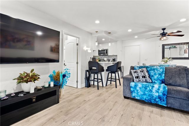 7740 Redlands, Playa Del Rey, CA 90293