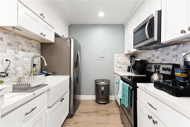 7740 Redlands, Playa Del Rey, CA 90293