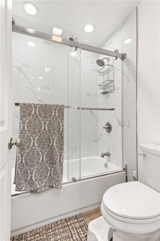 7740 Redlands, Playa Del Rey, CA 90293