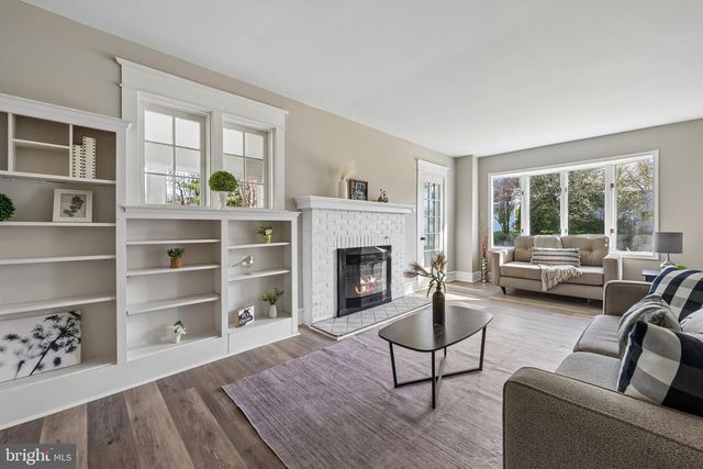 246 BRIAR HILL LN, Woodbury, NJ 08096