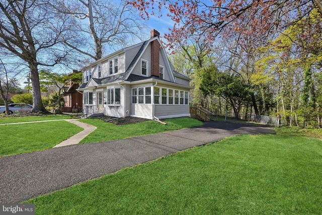 246 BRIAR HILL LN, Woodbury, NJ 08096