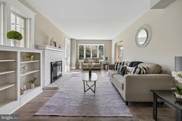 246 BRIAR HILL LN, Woodbury, NJ 08096