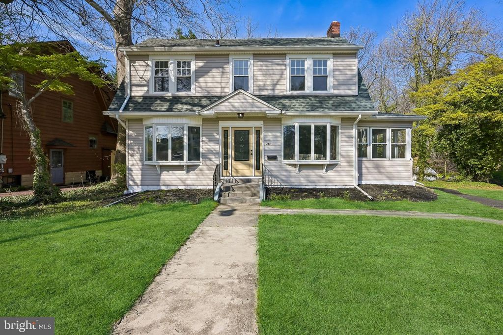 246 BRIAR HILL LN, Woodbury, NJ 08096