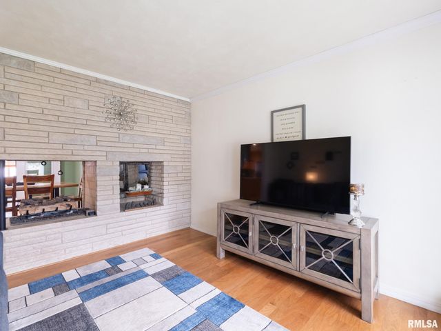 800 S KICKAPOO Lane, Peoria, IL 61604