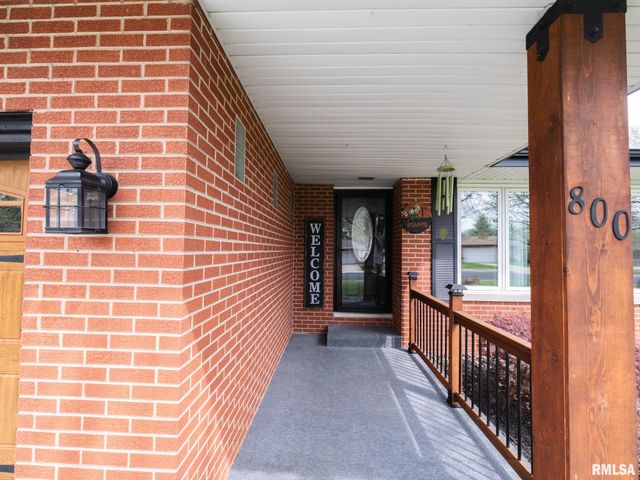 800 S KICKAPOO Lane, Peoria, IL 61604