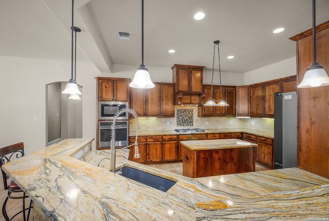 1208 Decanter Dr., New Braunfels, TX 78132