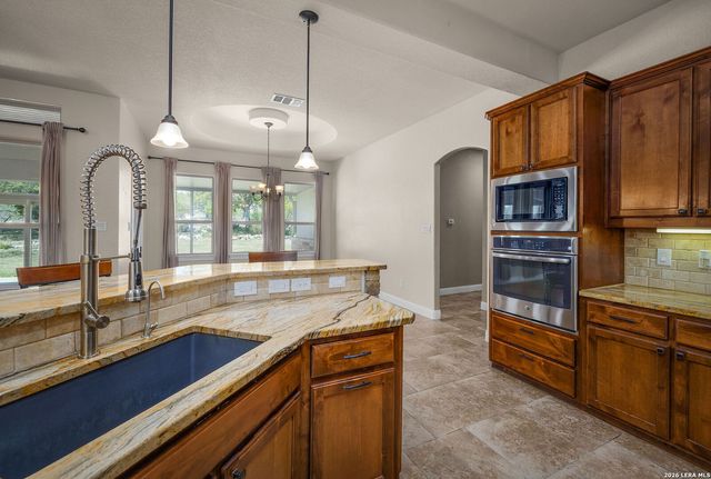 1208 Decanter Dr., New Braunfels, TX 78132