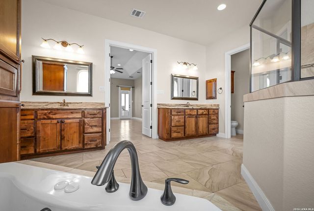 1208 Decanter Dr., New Braunfels, TX 78132