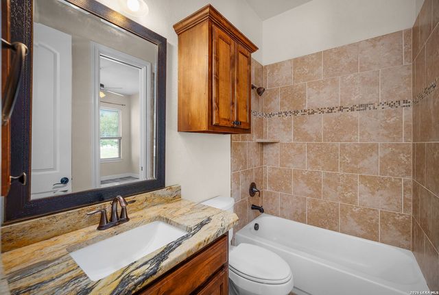 1208 Decanter Dr., New Braunfels, TX 78132